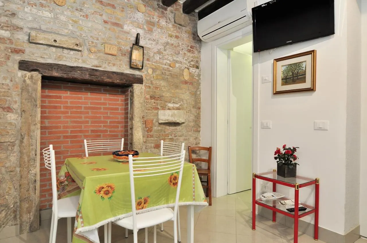 Cozy Apartment Near Rialto Bridge/ St.Mark Square Venise 0*,  Italie