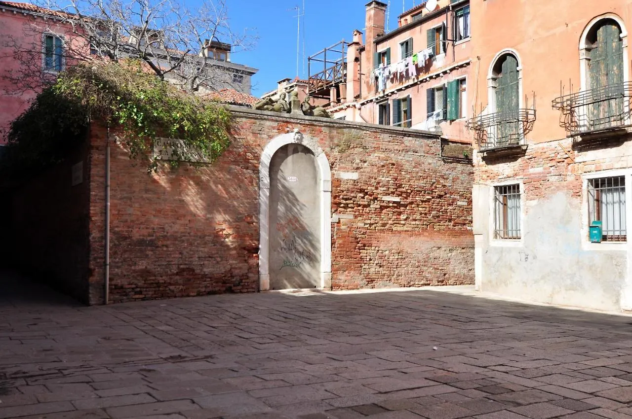 Cozy Apartment Near Rialto Bridge/ St.Mark Square Venise Italie